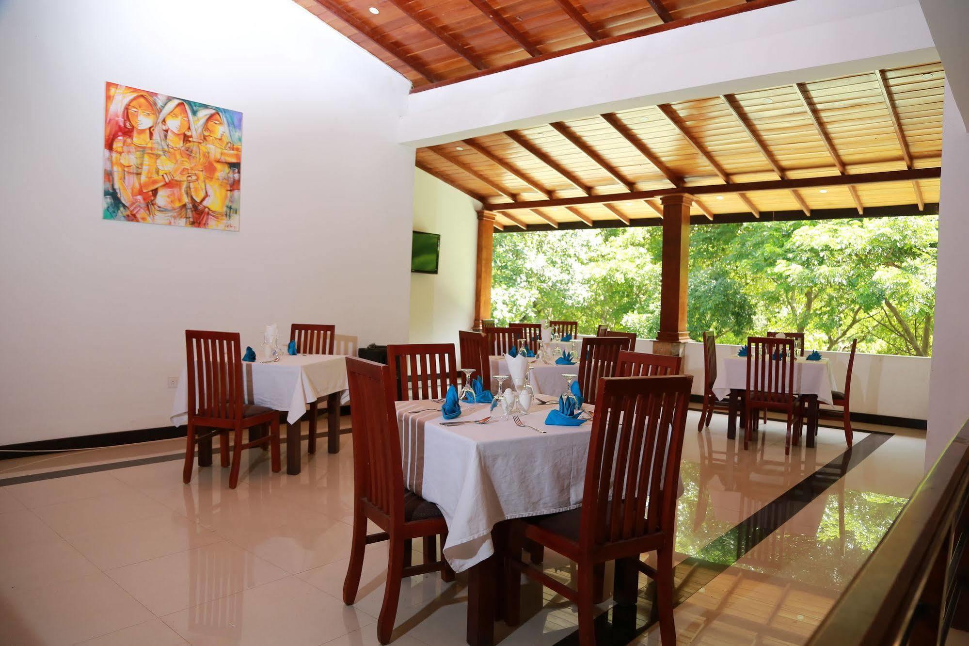 Grand Kalundawa - Dambulla'S Hidden Secret Hotel Eksteriør billede